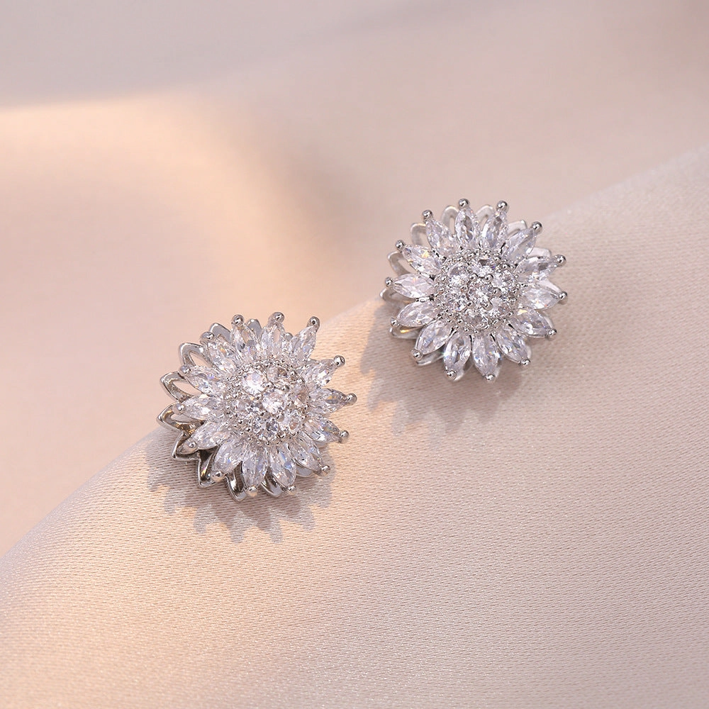 Wholesale New Arrival Diamond-encrusted Sunflower Ins Ring Rotatable Clavicle Chain Jewelry