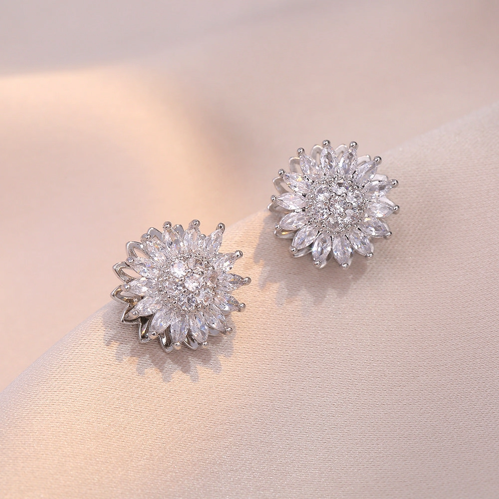 Wholesale New Arrival Diamond-encrusted Sunflower Ins Ring Rotatable Clavicle Chain Jewelry