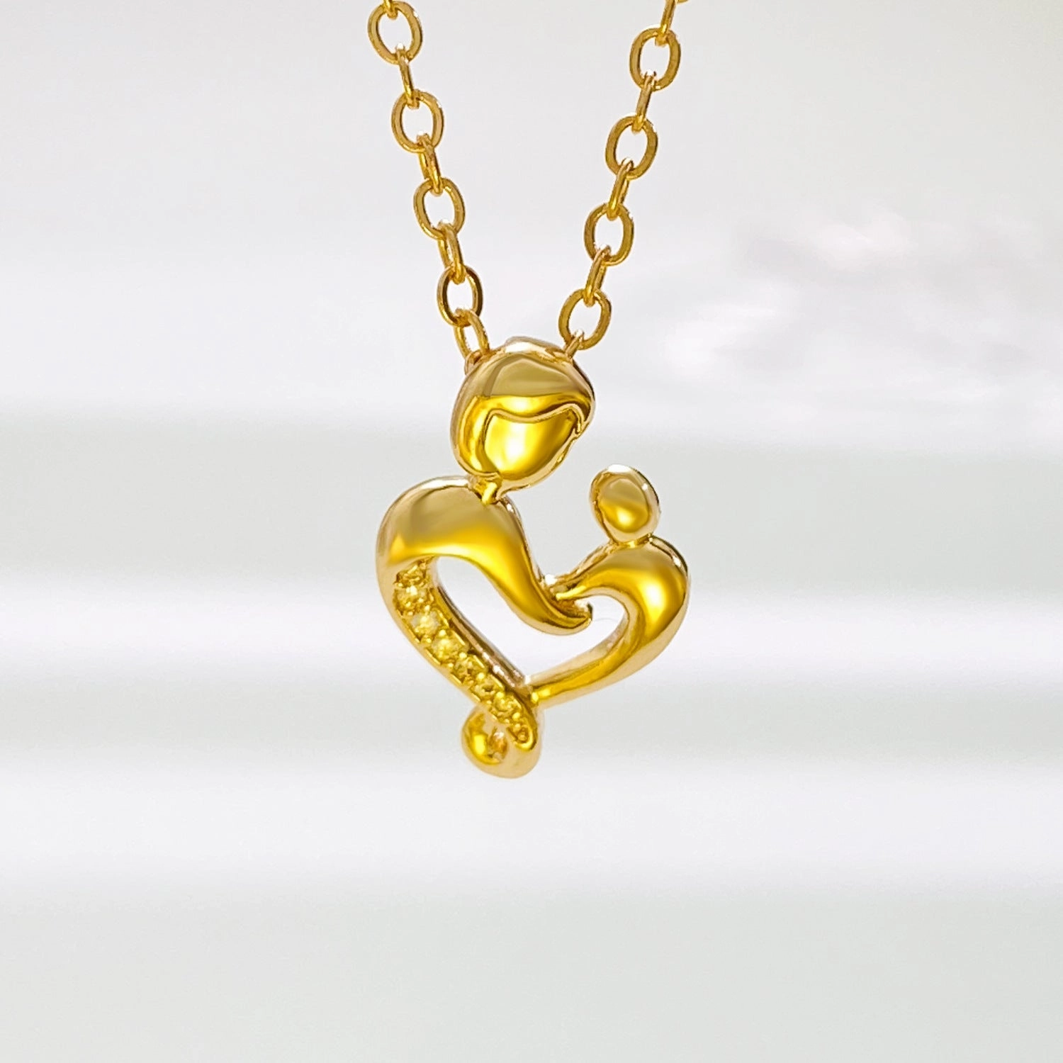 Wholesale new Mother's Day mother and son embrace love necklace