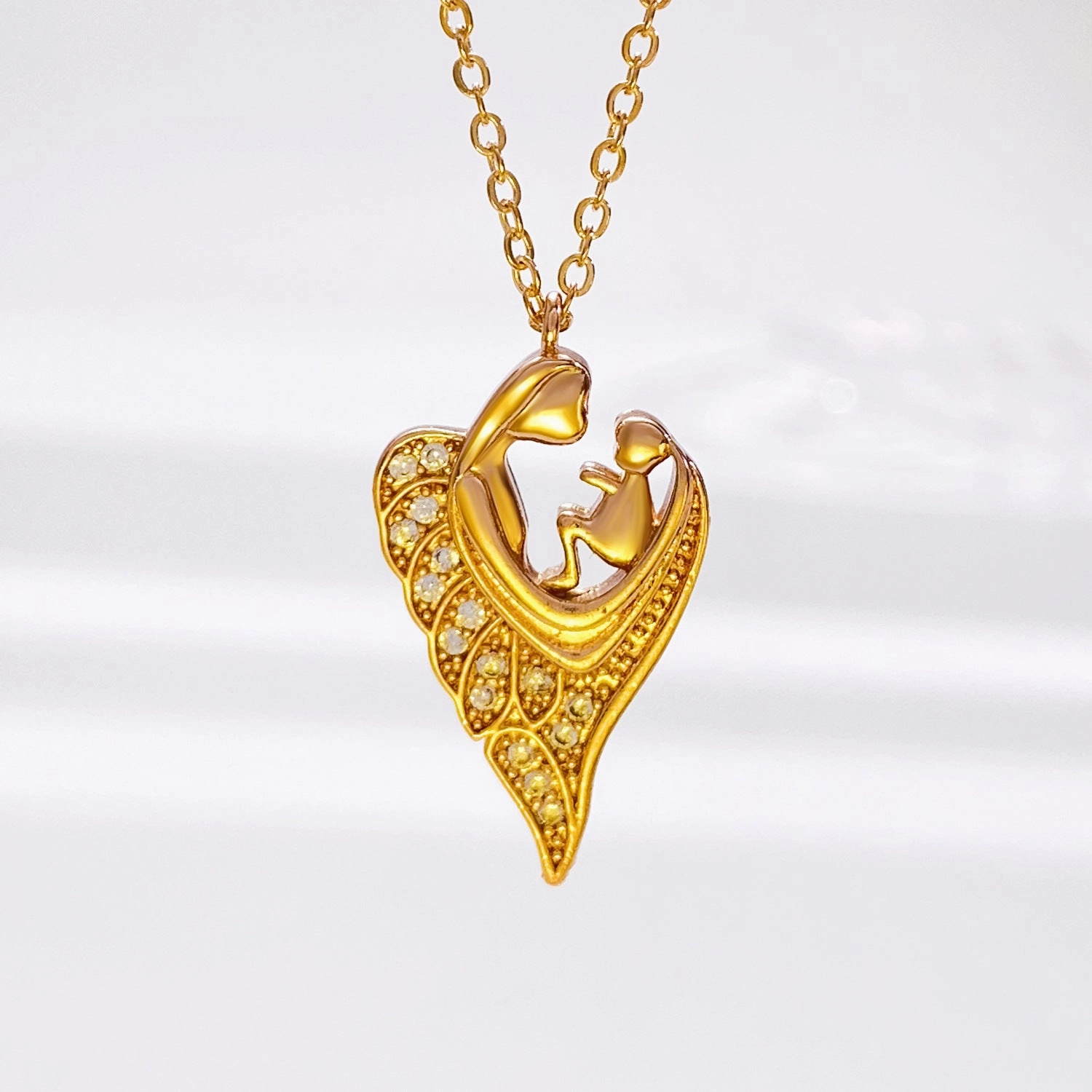 Wholesale new Mother's Day mother and son embrace love necklace