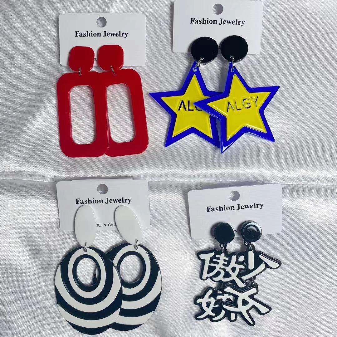 Wholesale No-piercing Acrylic Smiley Face Cartoon Cute Ear Clip