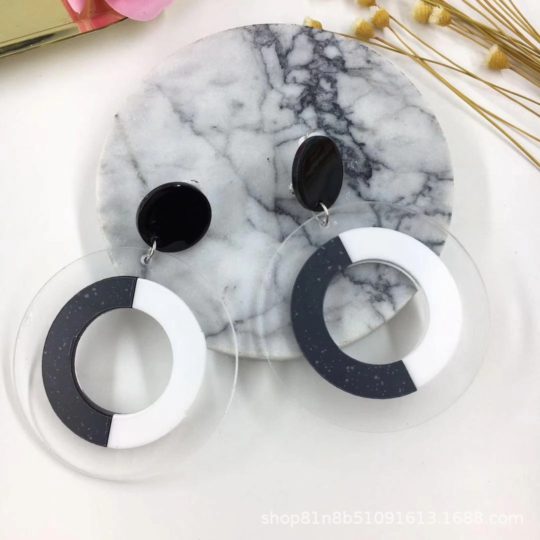 Wholesale No-piercing Acrylic Smiley Face Cartoon Cute Ear Clip