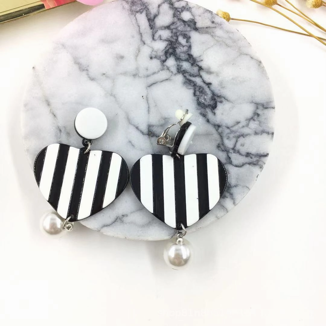 Wholesale No-piercing Acrylic Smiley Face Cartoon Cute Ear Clip