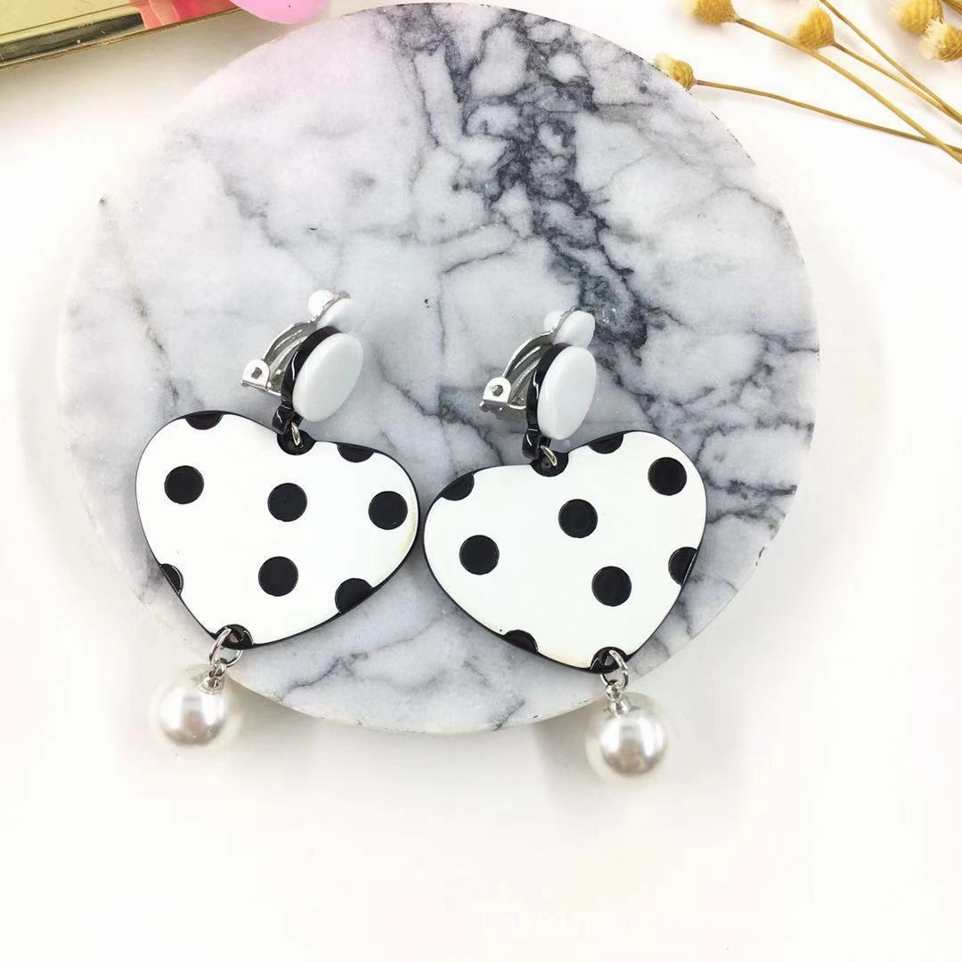 Wholesale No-piercing Acrylic Smiley Face Cartoon Cute Ear Clip