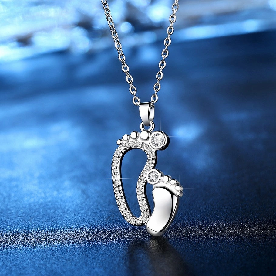 Wholesale of Copper Feet and Small Feet Necklaces for Mother's Day Gifts