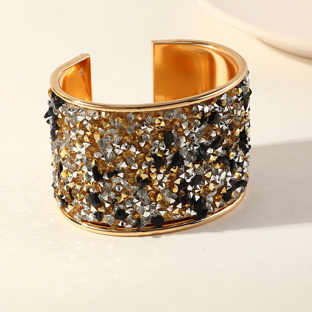 Wholesale of Female Exaggerated Colored Diamond Crushed Stone Alloy Necklace