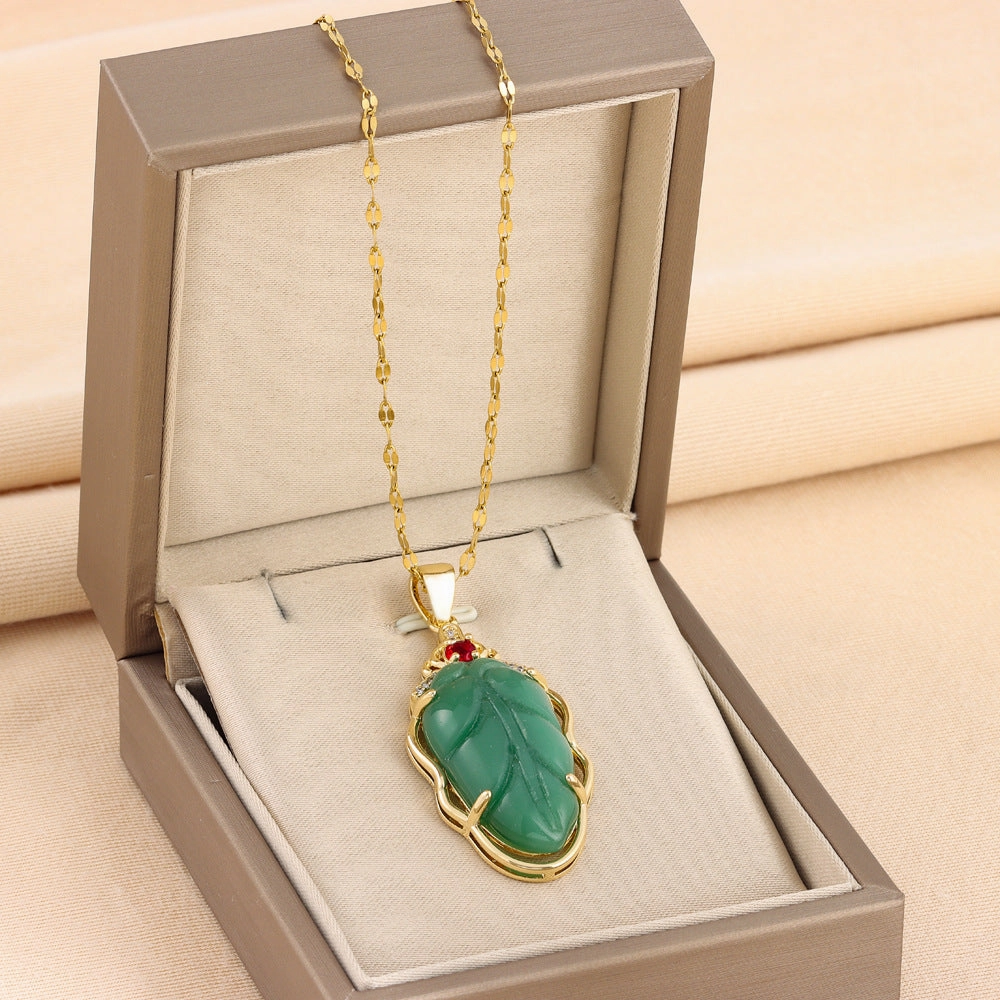 Wholesale of Green Imitation Chalcedony Stainless Steel Necklaces