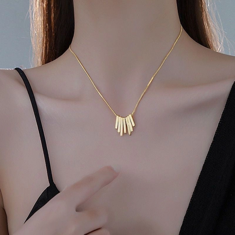 Wholesale of New Minimalist Fan Shaped Light Gold Collarbone Titanium Steel Necklace