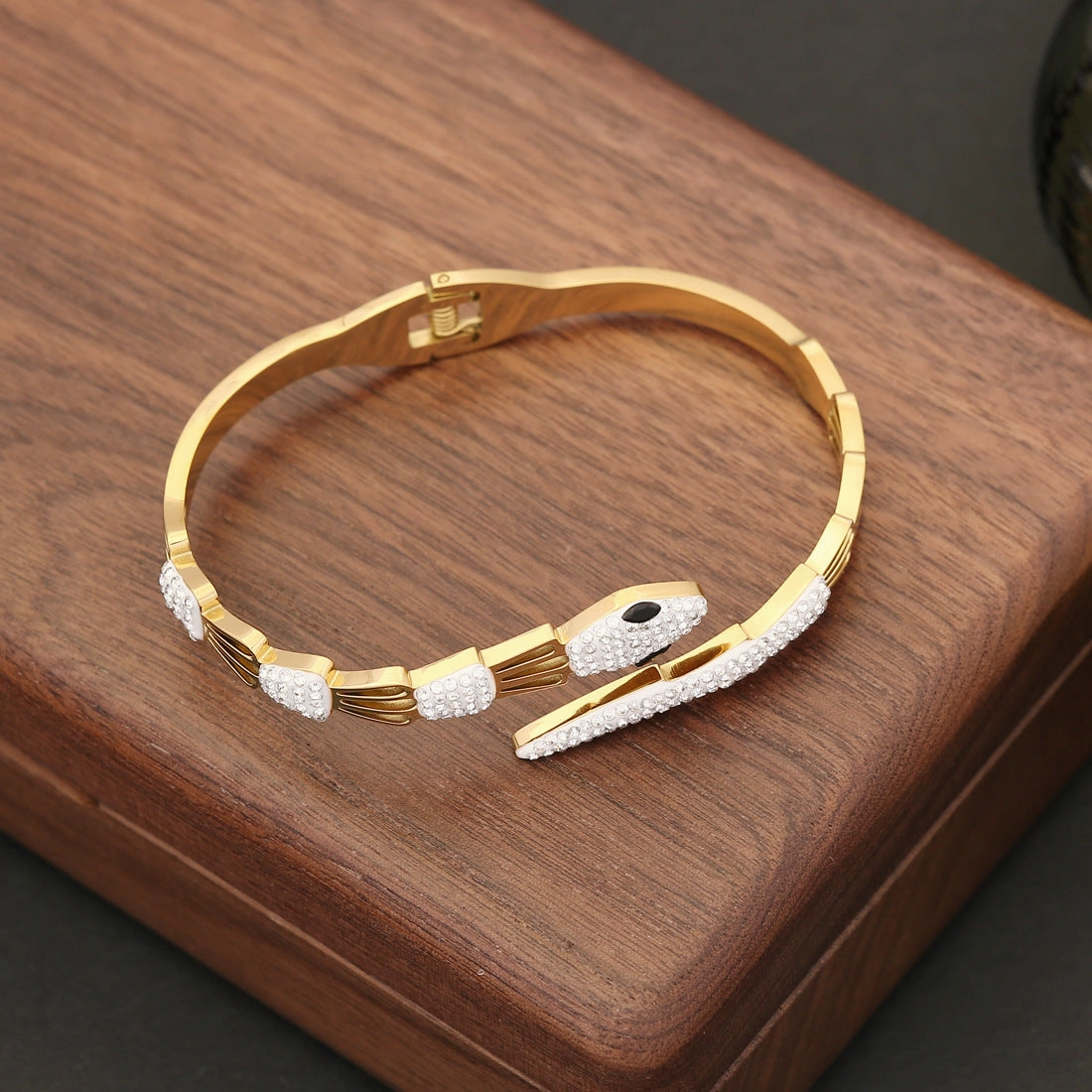 Wholesale of New Retro Style Stainless Steel Bracelet