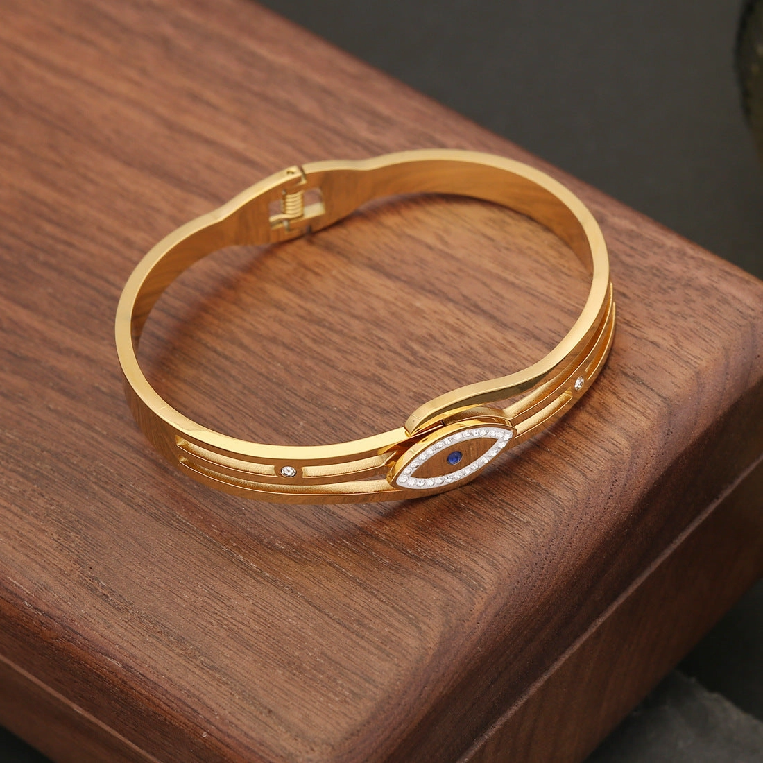 Wholesale of New Retro Style Stainless Steel Bracelet