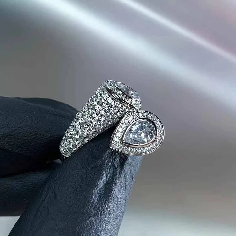 Wholesale of Three-dimensional Diamond Inlaid Snake Shaped Copper Rings