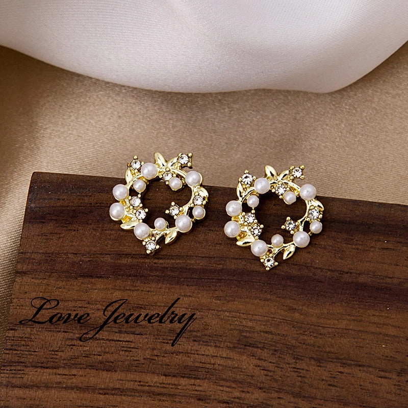 Wholesale Olive Branch Pearl Diamond Alloy Earrings