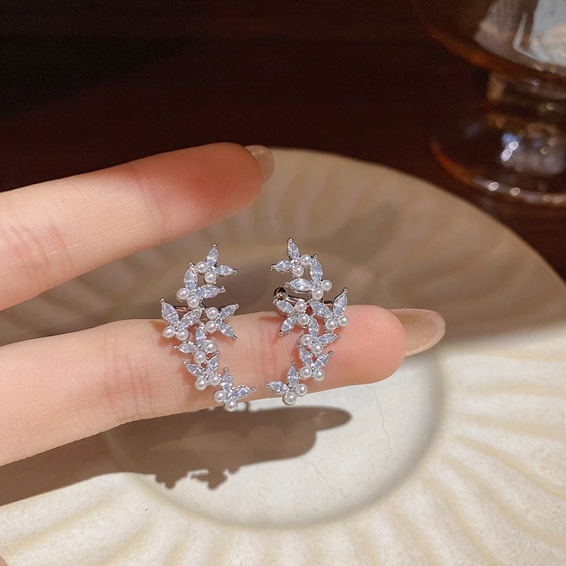 Wholesale Pearl Butterfly Full Diamond No Pierced Alloy Earrings