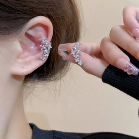 Wholesale Pearl Butterfly Full Diamond No Pierced Alloy Earrings