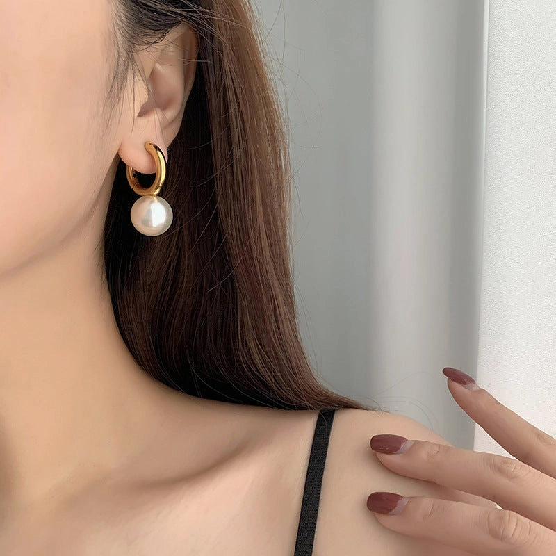 Wholesale Pearl Circle Alloy Earrings
