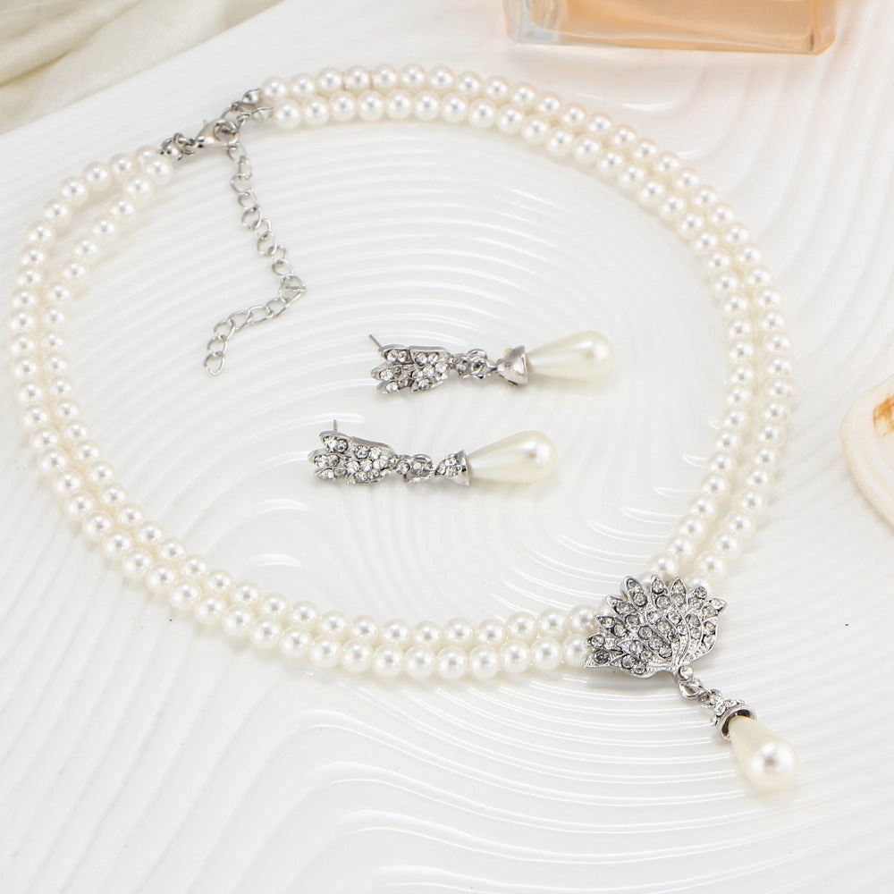 Wholesale Pearl Crystal Diamond Inlaid Short Collarbone Neck Necklace Set