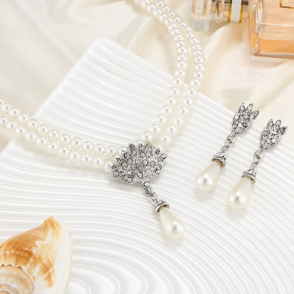 Wholesale Pearl Crystal Diamond Inlaid Short Collarbone Neck Necklace Set
