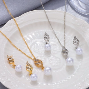 Wholesale Pearl Diamond Alloy Earrings