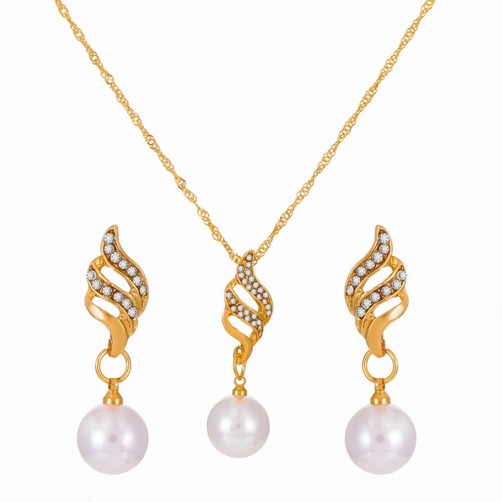 Wholesale Pearl Diamond Alloy Earrings