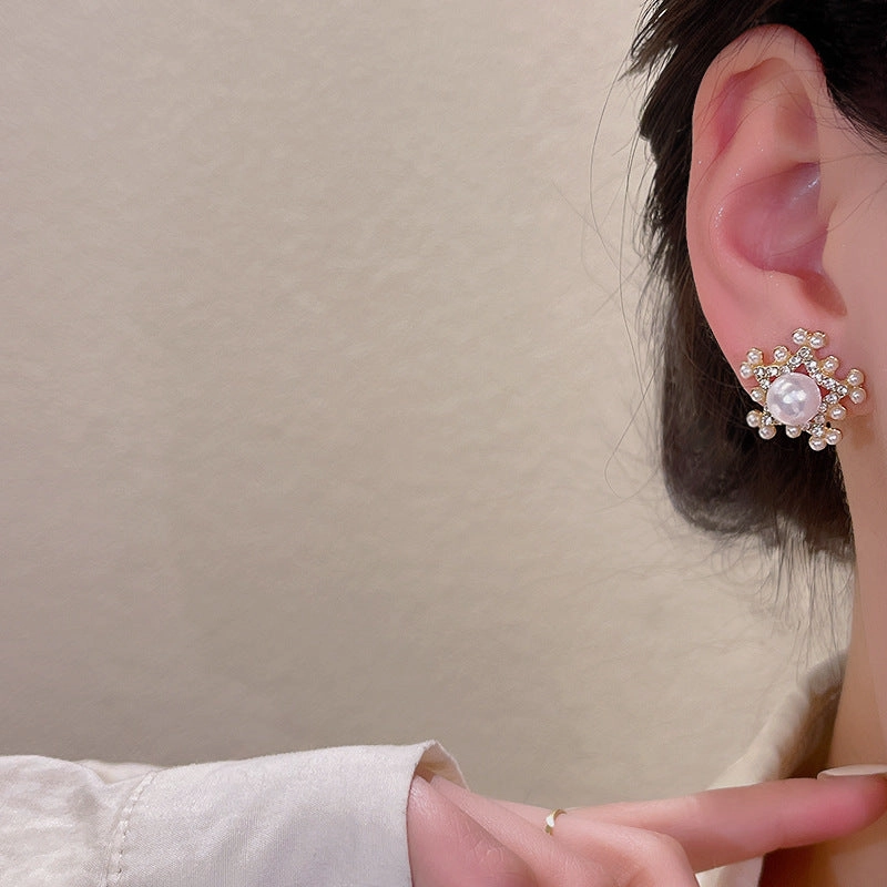 Wholesale pearl five-pointed star diamond earrings