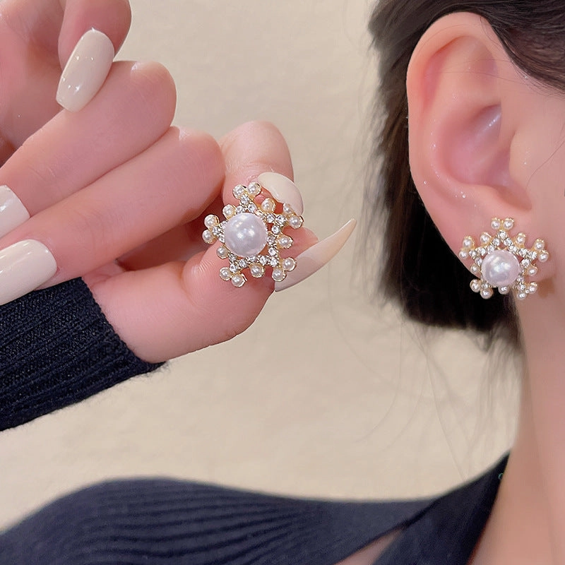 Wholesale pearl five-pointed star diamond earrings