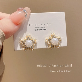 Wholesale pearl five-pointed star diamond earrings