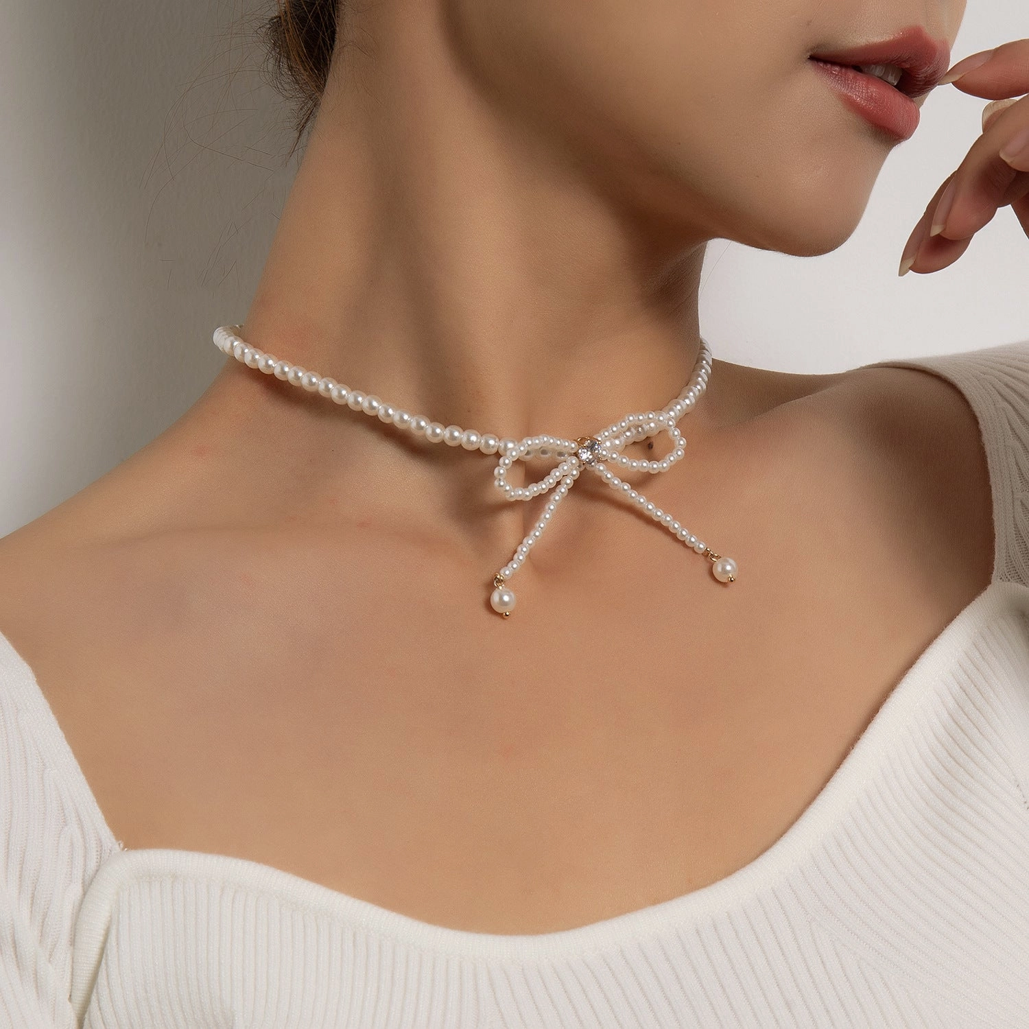 Wholesale Pearl Tassel Temperament Necklace Clavicle Chain