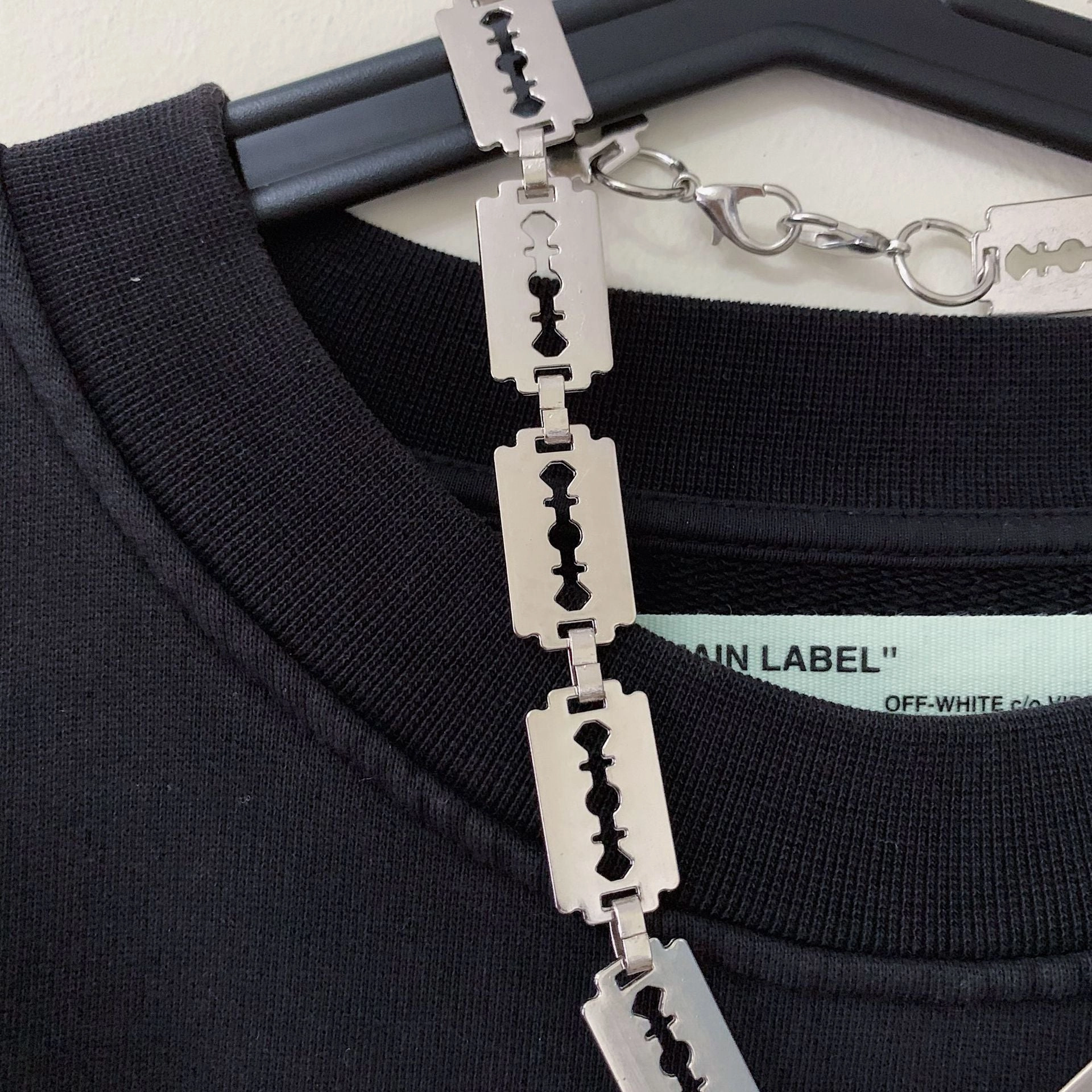 Wholesale Personalized Blade Alloy Necklaces