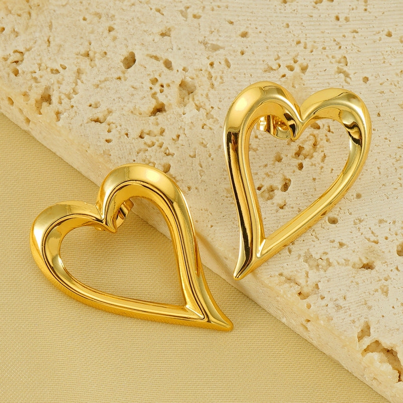 Wholesale plated 18K hollow heart earrings