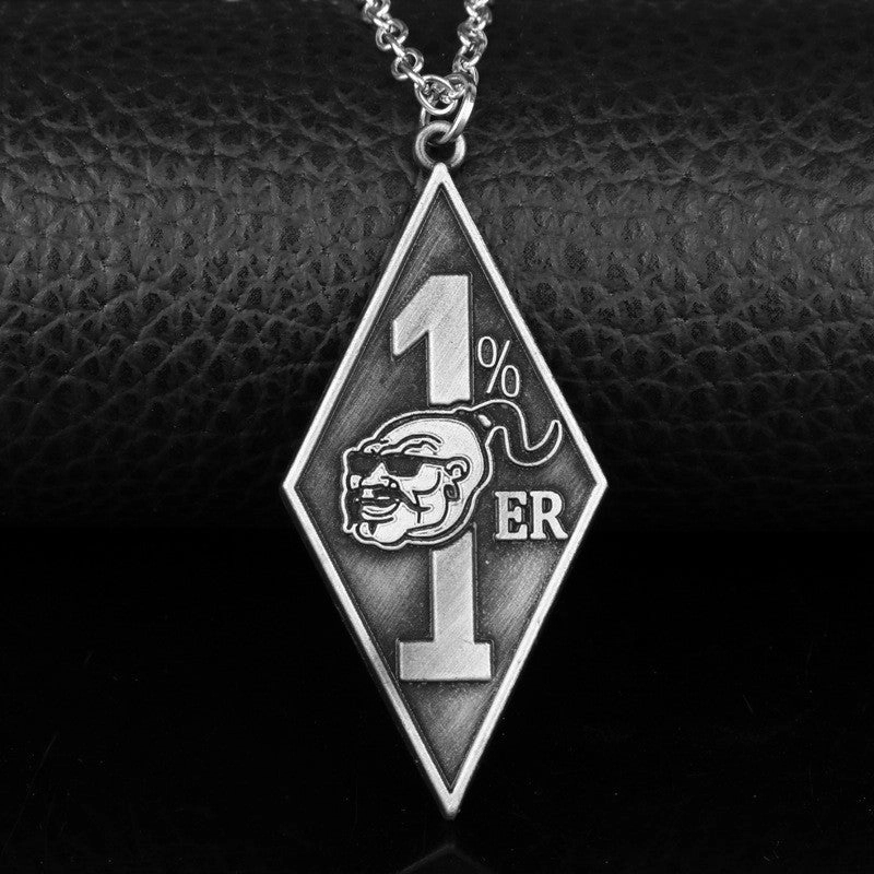 Wholesale Punk Retro Fashion Portrait Pendant Diamond Tag Alloy Necklace