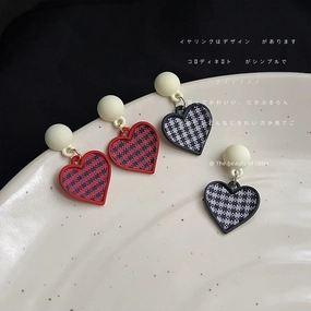 Wholesale Qianniao Grid Heart-shaped Fabric Earrings