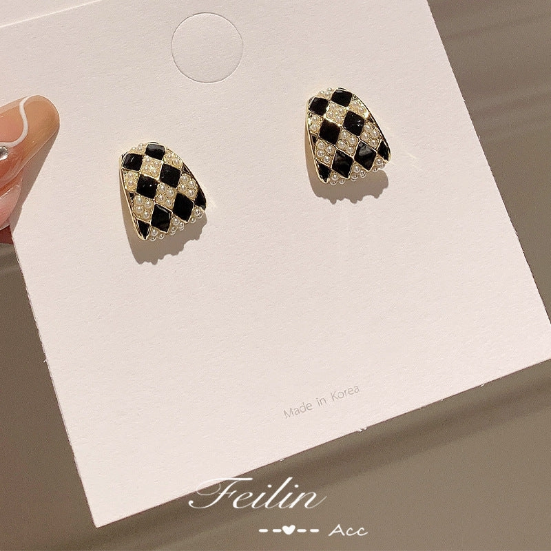 Wholesale Quicksand Pearl Purple Checkerboard Alloy Ear Studs