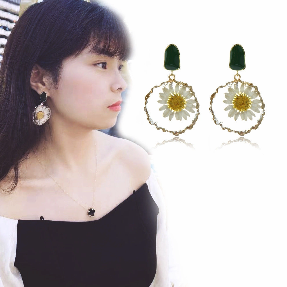 Wholesale Real Daisy Resin Drip Oil Amber Alloy Earrings
