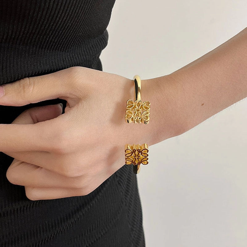 Wholesale  Real Gold Electroplating Square Hollow Pattern Open-ended Bracelet