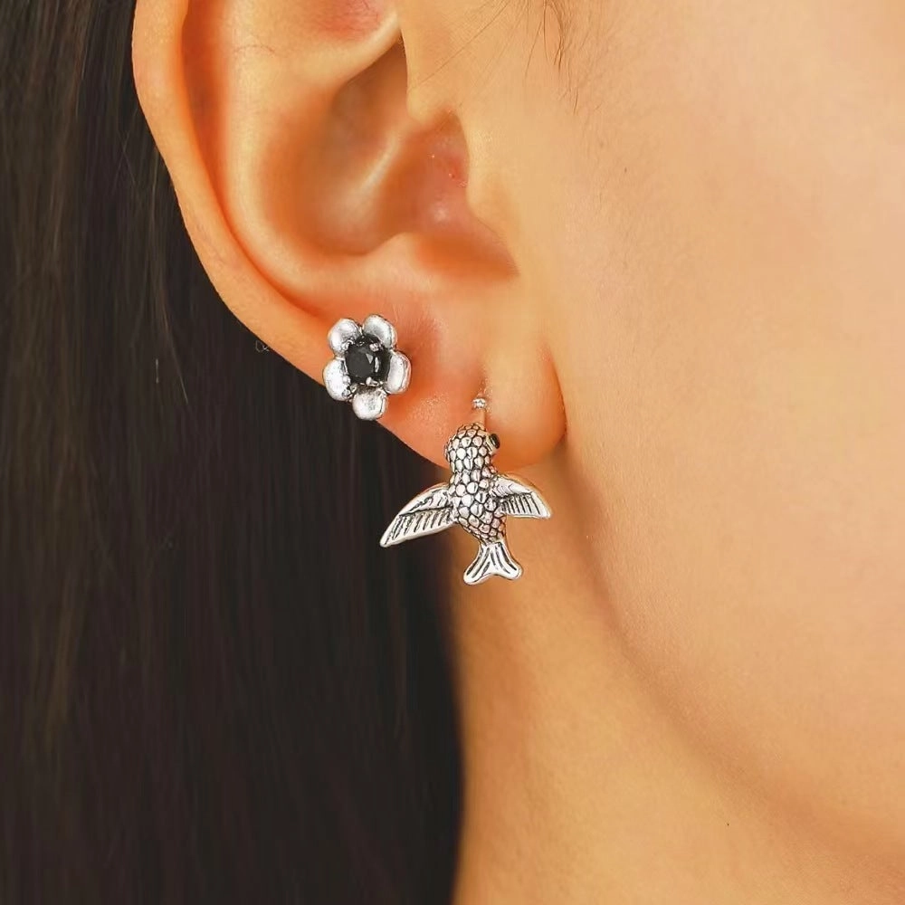 Wholesale Retro creative flying bird ring for women