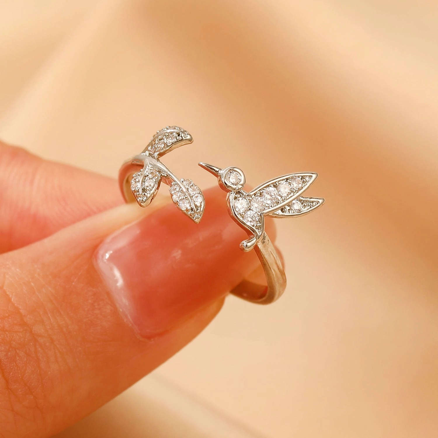 Wholesale Retro creative flying bird ring for women