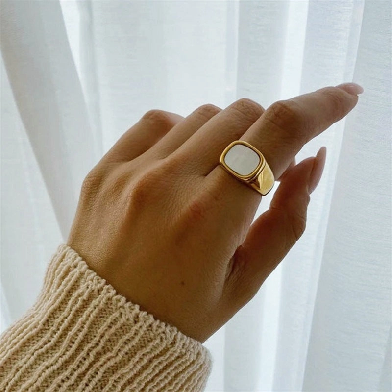 Wholesale retro Hong Kong style stainless steel gold-plated non-fading men's titanium steel ring