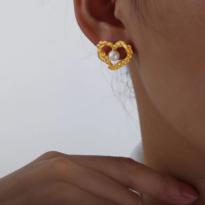 Wholesale Retro Palace Style Titanium Steel Love Simple Female Gold 18K Earrings