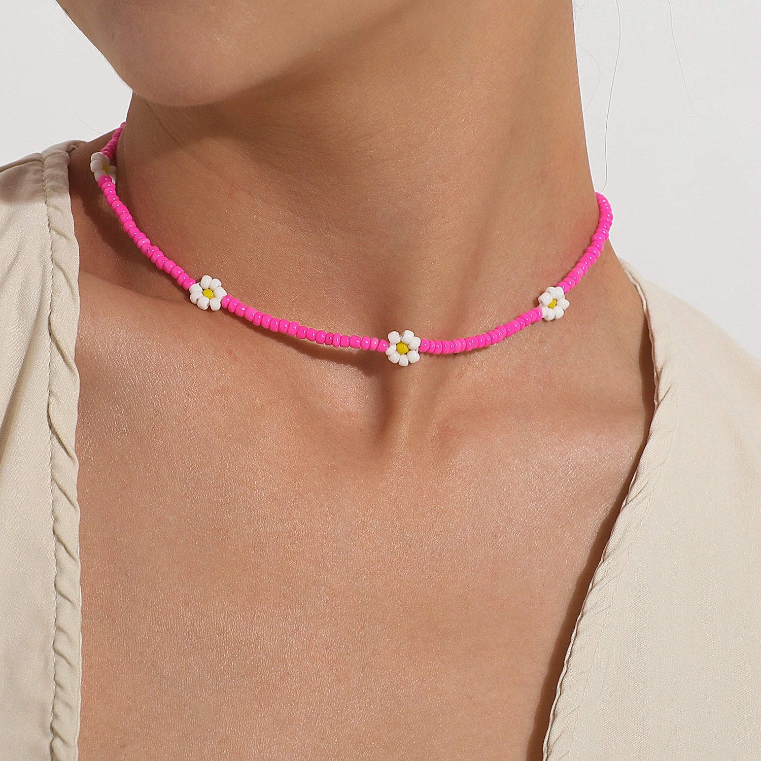Wholesale Rice Bead Flower Alloy Necklace
