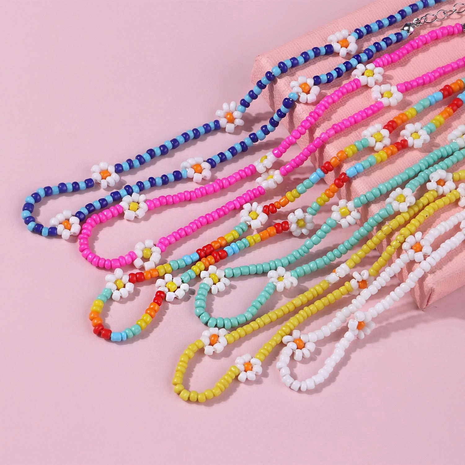 Wholesale Rice Bead Flower Alloy Necklace