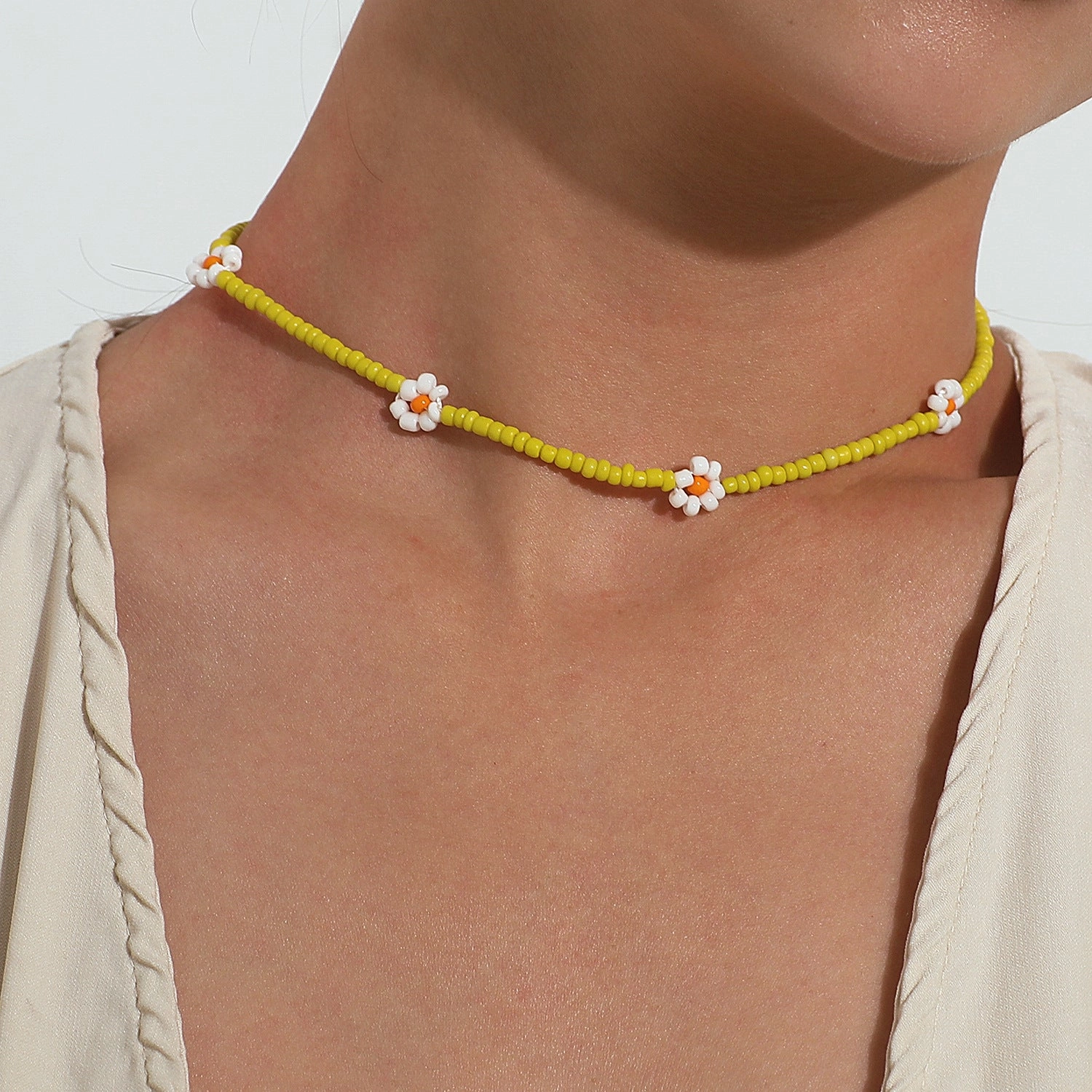Wholesale Rice Bead Flower Alloy Necklace