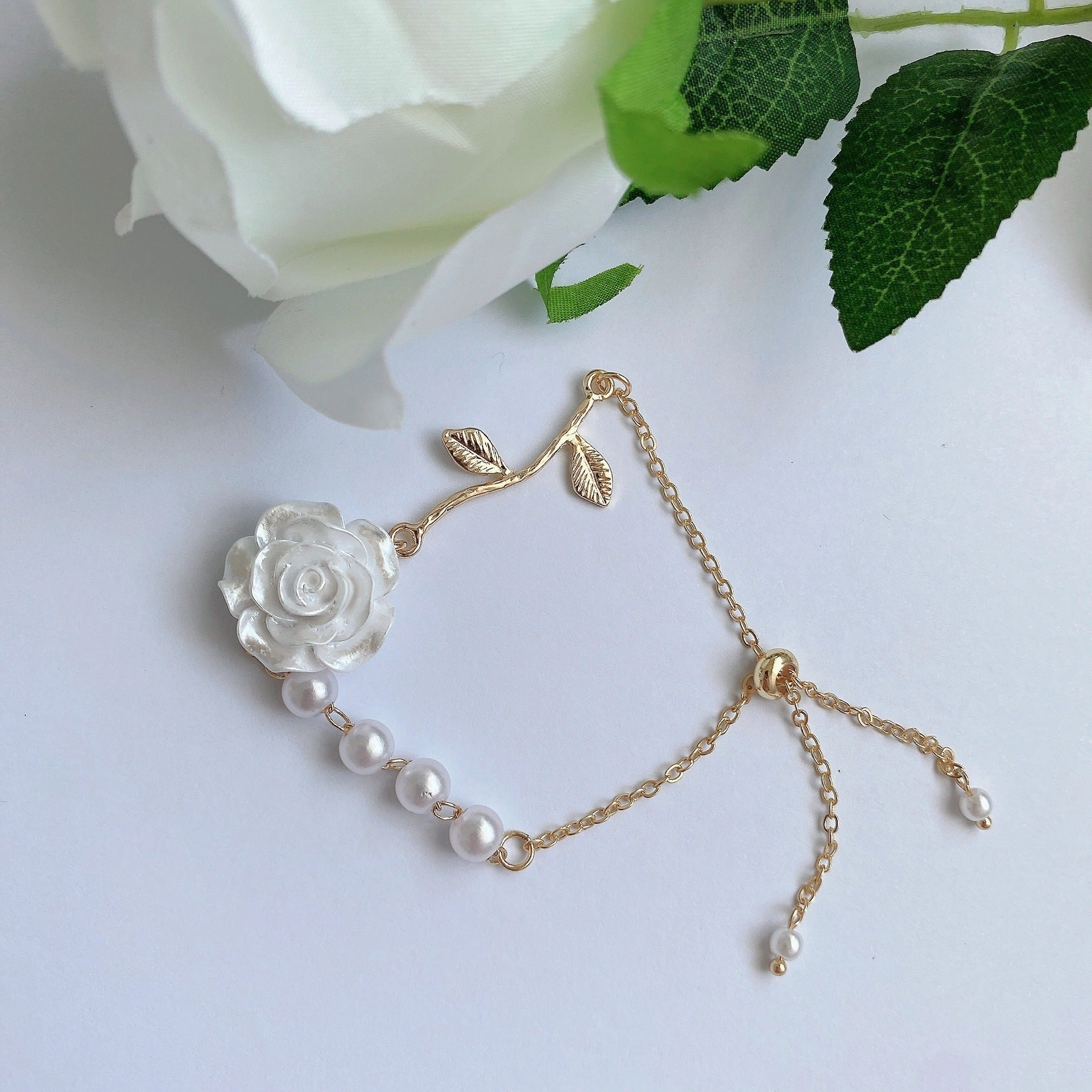 Wholesale Rose Flower Vintage Baroque Pearl Alloy Bracelet