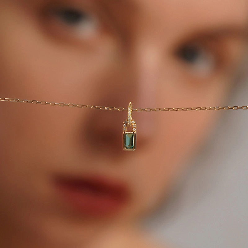 Wholesale S925 Sterling Silver Geometric Square Vintage Emerald Diamond Necklace Clavicle Chain