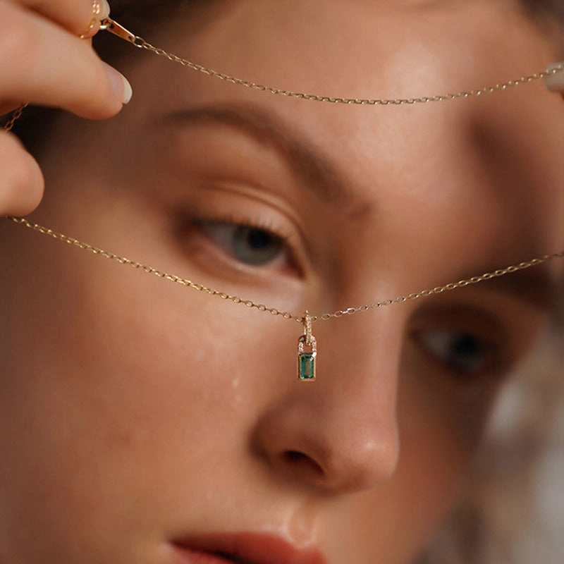 Wholesale S925 Sterling Silver Geometric Square Vintage Emerald Diamond Necklace Clavicle Chain