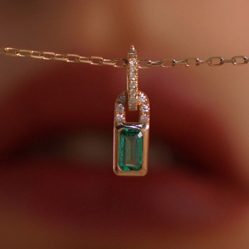 Wholesale S925 Sterling Silver Geometric Square Vintage Emerald Diamond Necklace Clavicle Chain
