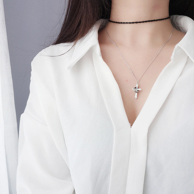 Wholesale S925 Sterling Silver Re-done Crown Cross Collarbone Necklace