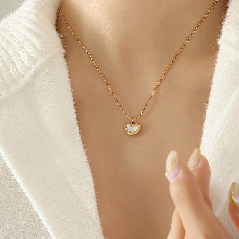Wholesale Seashell White Sea Mother-of-pearl Peach Heart Titanium Steel Necklaces
