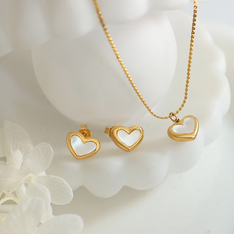 Wholesale Seashell White Sea Mother-of-pearl Peach Heart Titanium Steel Necklaces