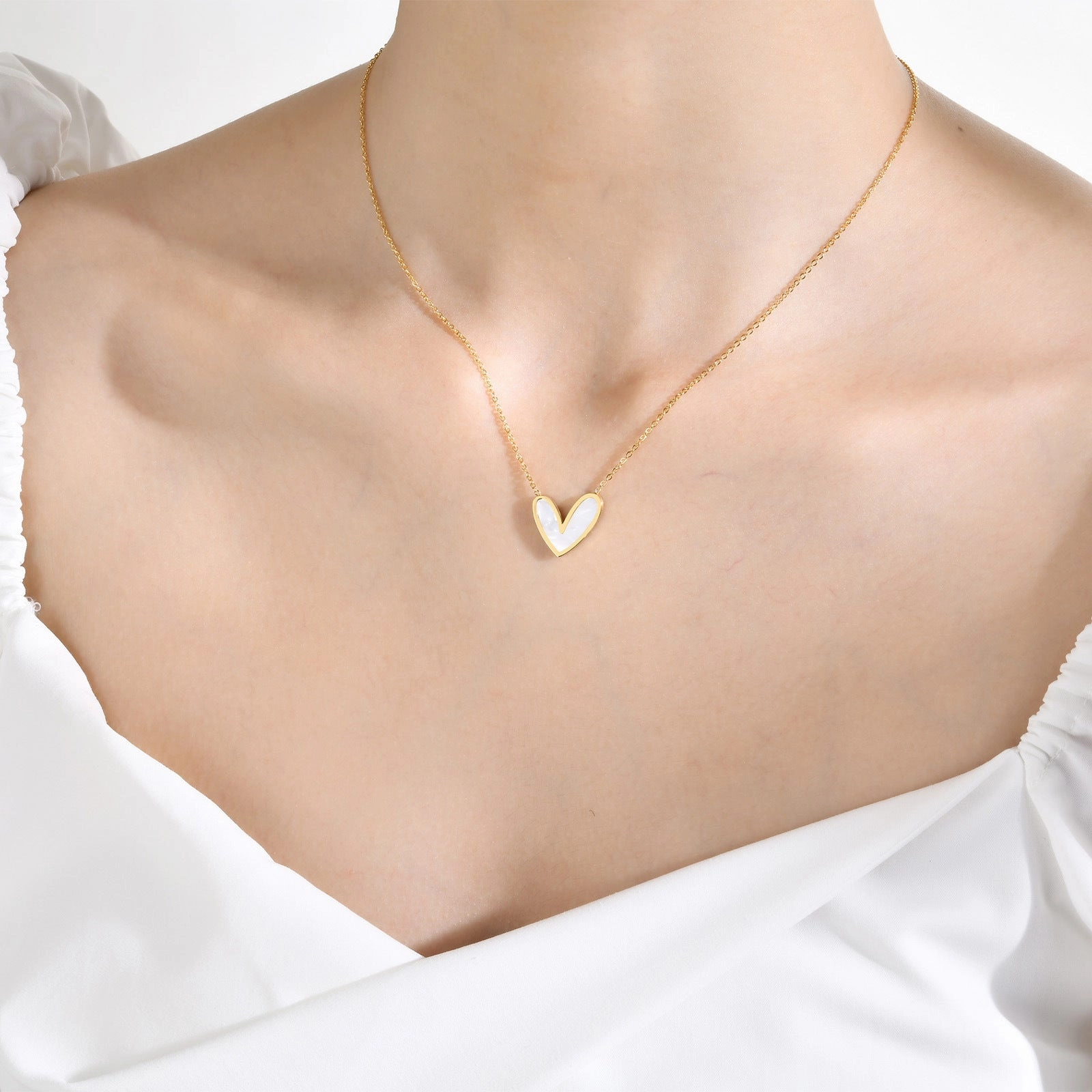 Wholesale Shell Love Titanium Steel Irregular Necklace Clavicle Chain