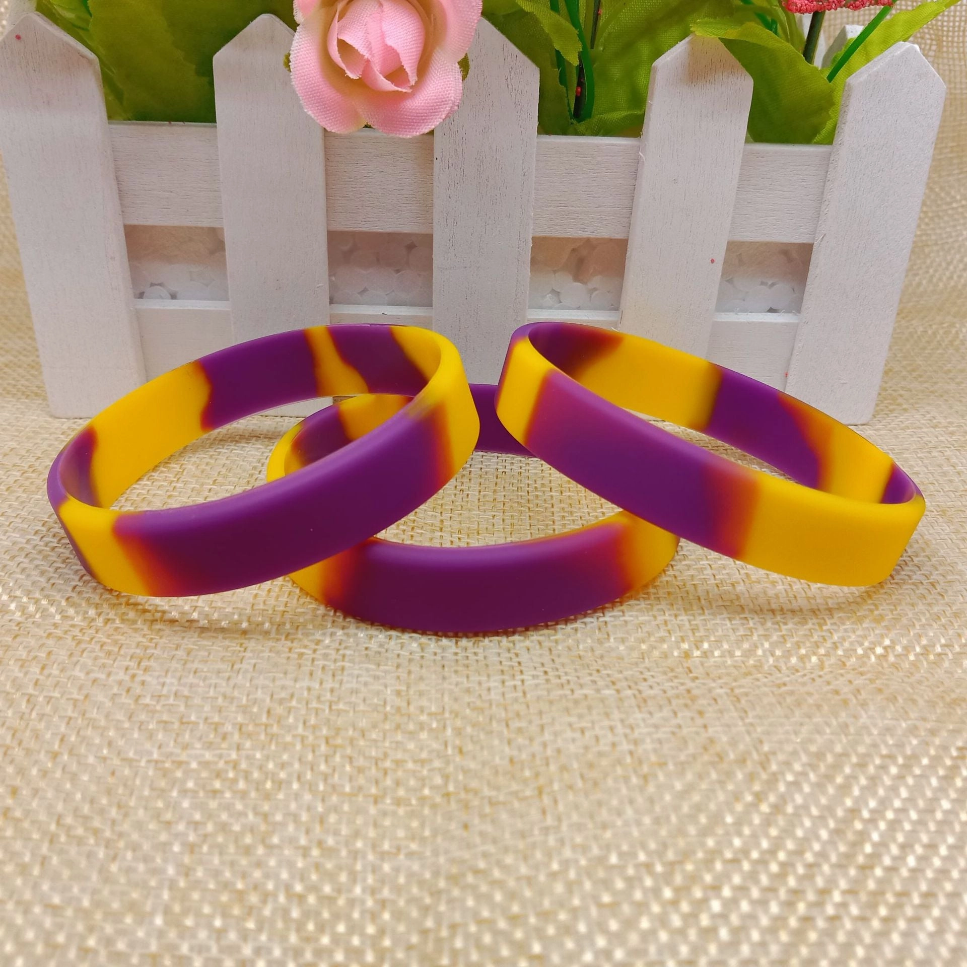 Wholesale Silicone Rubber Fitness Hipster Sports Bracelet